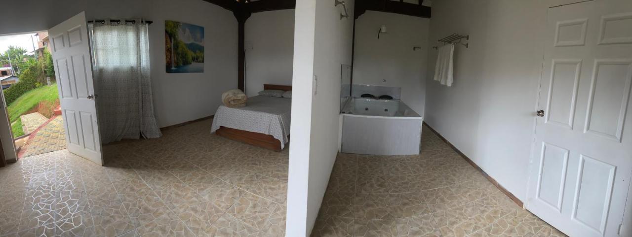 Hostal Hollywood Inn Rionegro Extérieur photo