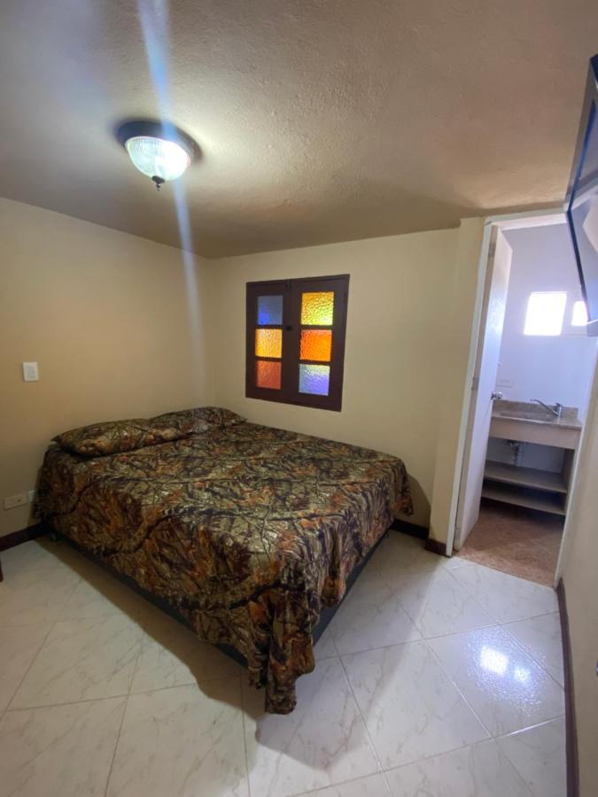 Hostal Hollywood Inn Rionegro Extérieur photo