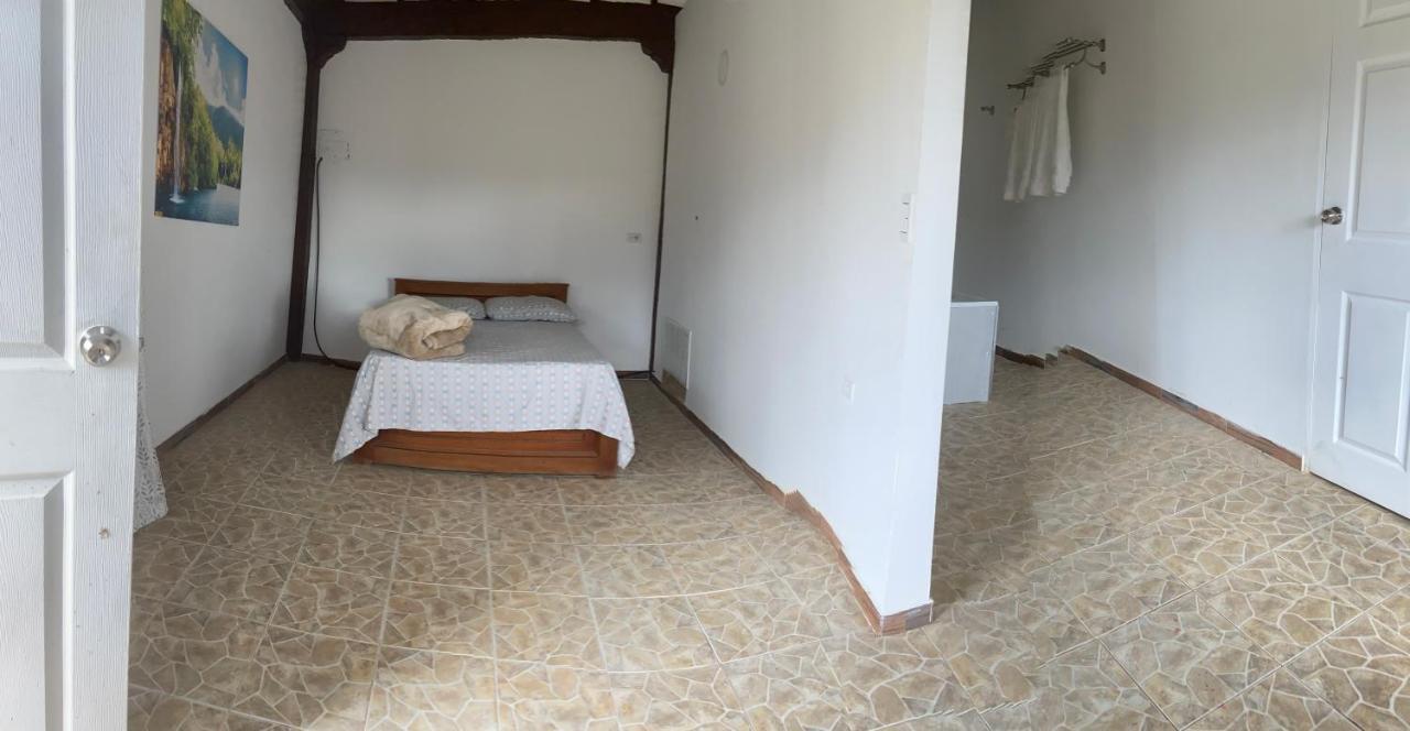 Hostal Hollywood Inn Rionegro Extérieur photo